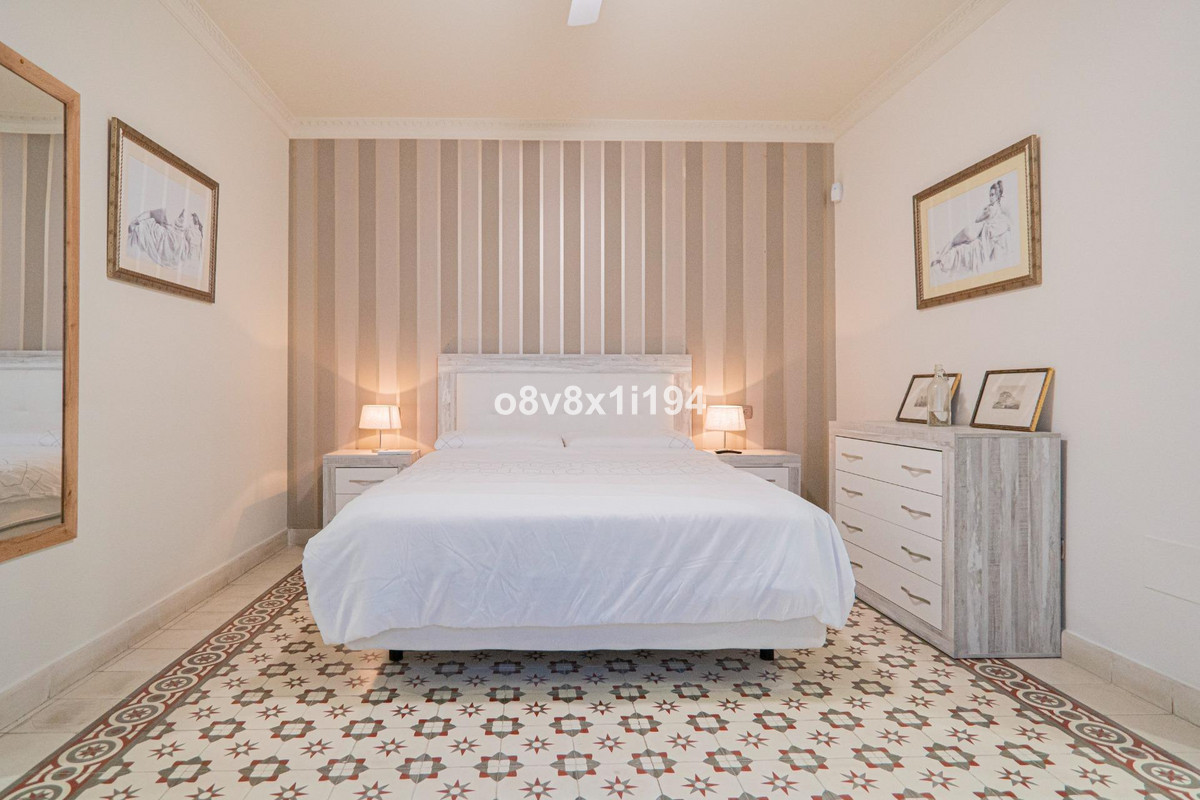 Se vende Villa - Chalet de 5 dormitorios en Costa Del Sol, Málaga, España
