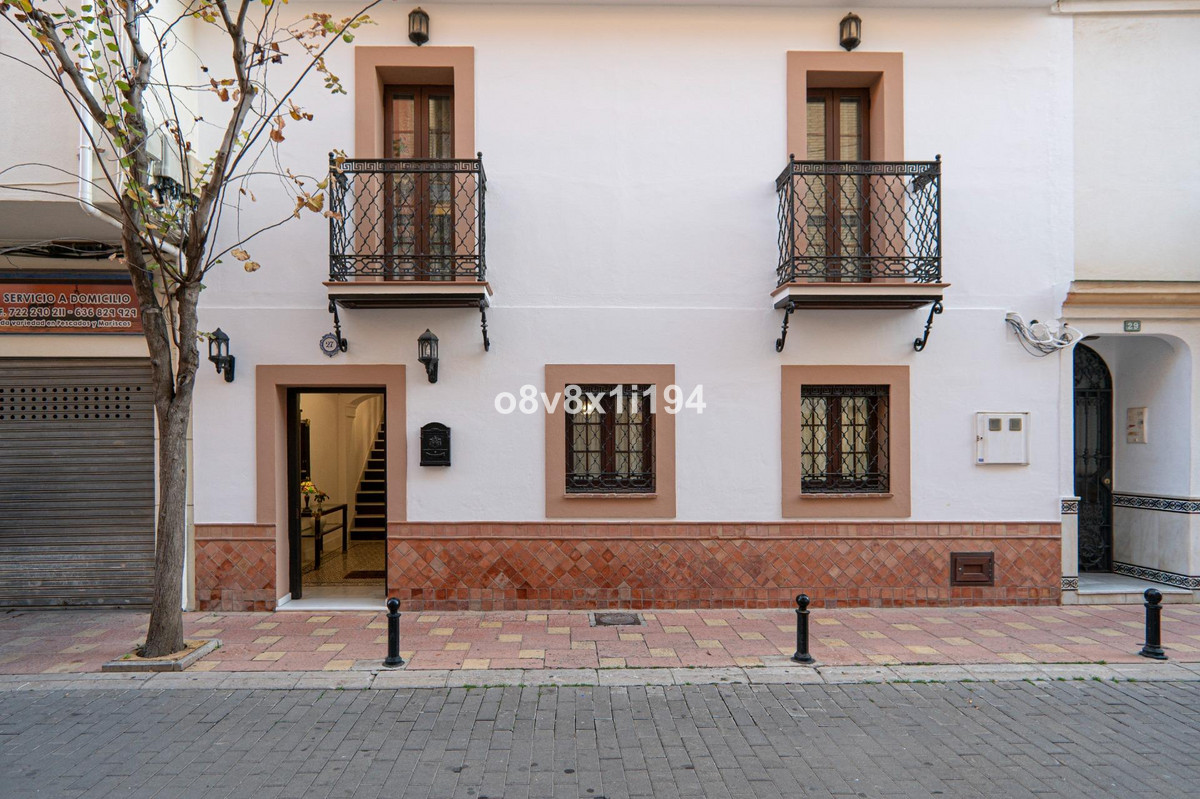 Se vende Villa - Chalet de 5 dormitorios en Costa Del Sol, Málaga, España