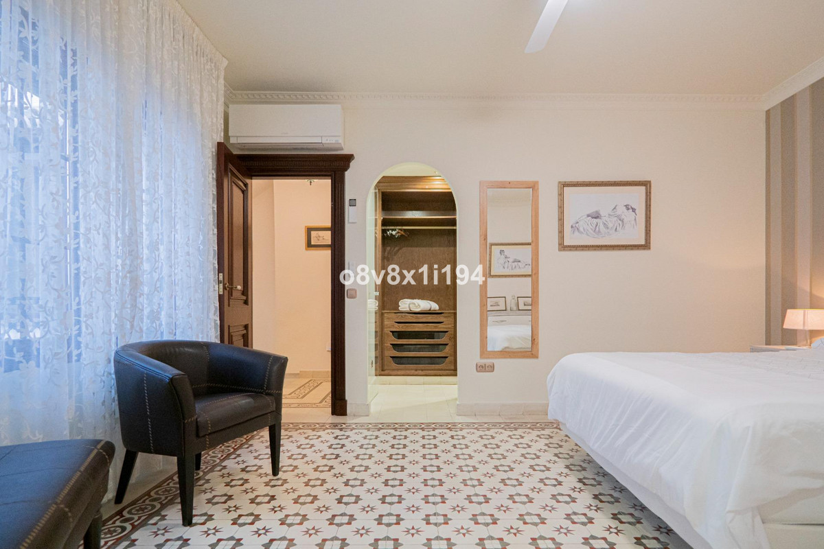 Se vende Villa - Chalet de 5 dormitorios en Costa Del Sol, Málaga, España
