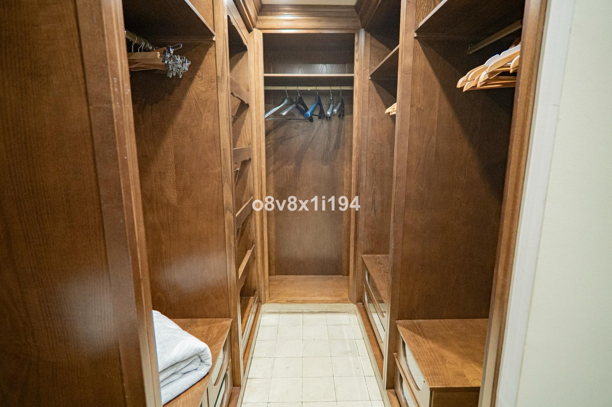 Se vende Villa - Chalet de 5 dormitorios en Costa Del Sol, Málaga, España