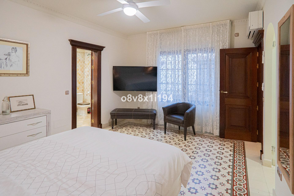 Se vende Villa - Chalet de 5 dormitorios en Costa Del Sol, Málaga, España