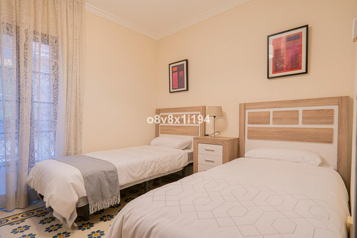 Se vende Villa - Chalet de 5 dormitorios en Costa Del Sol, Málaga, España