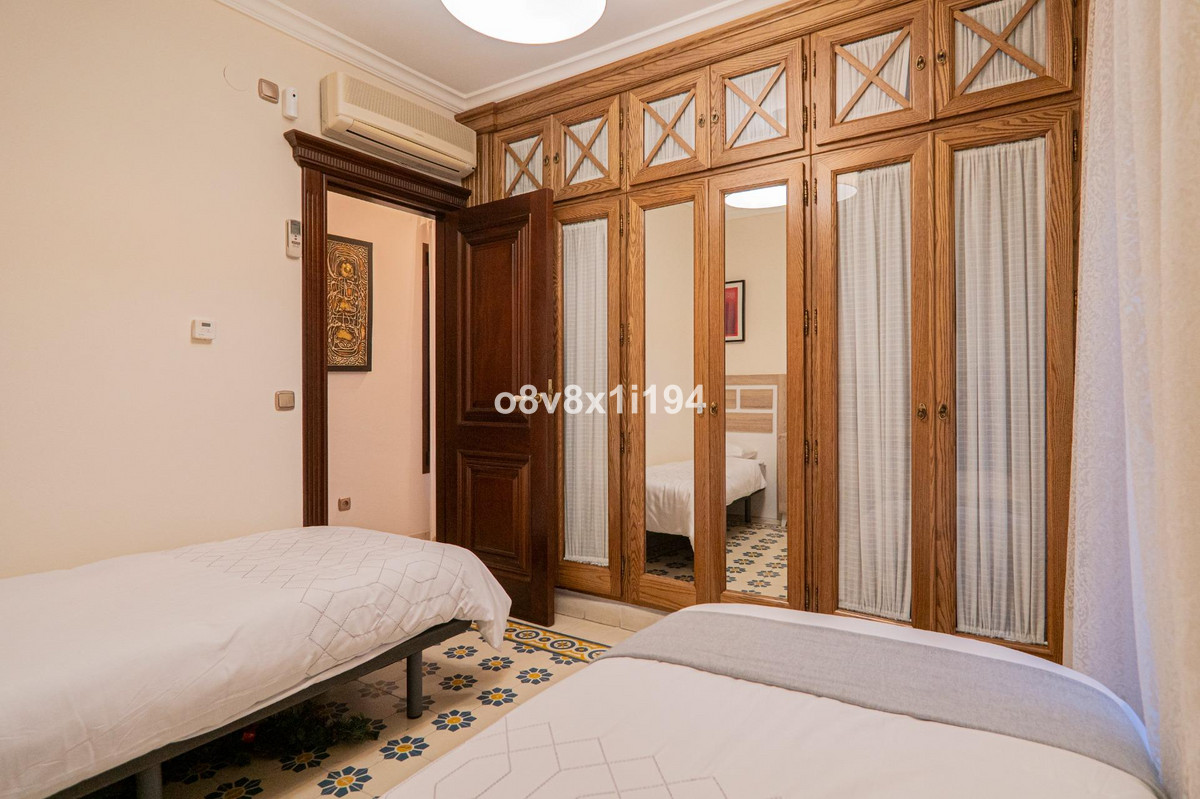 Se vende Villa - Chalet de 5 dormitorios en Costa Del Sol, Málaga, España