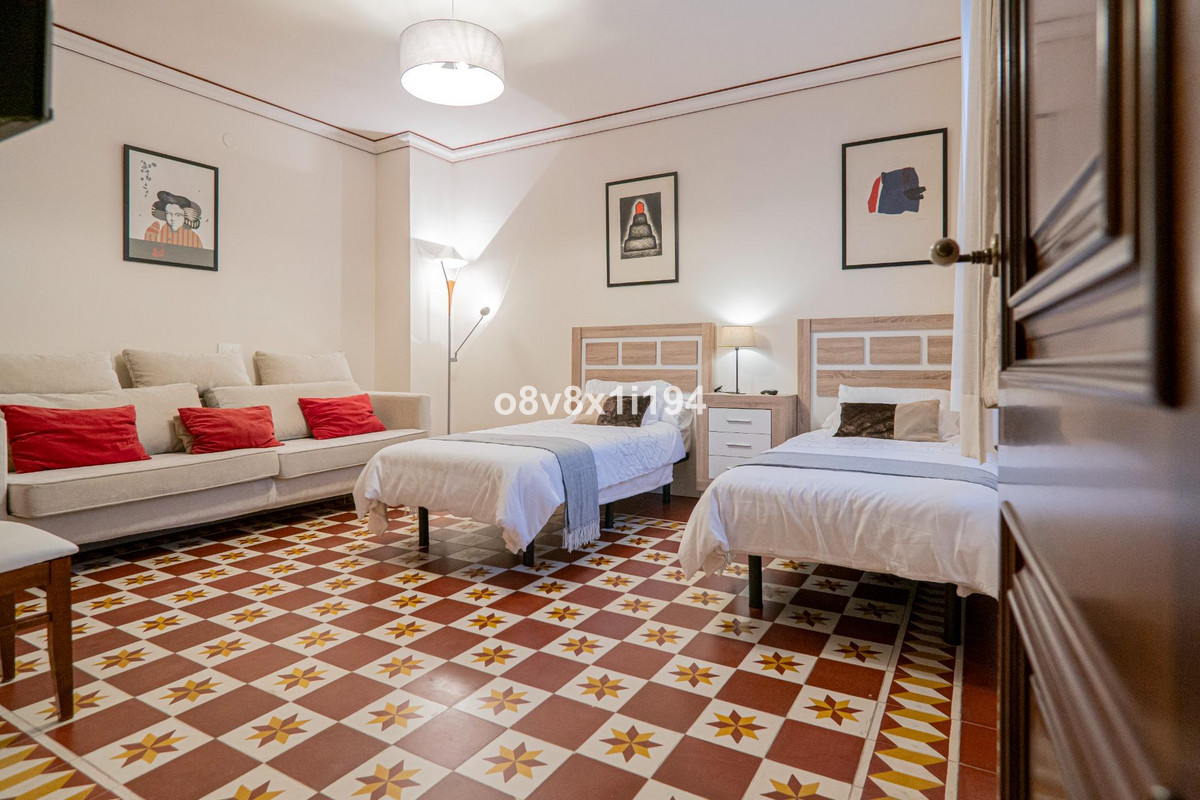 Se vende Villa - Chalet de 5 dormitorios en Costa Del Sol, Málaga, España