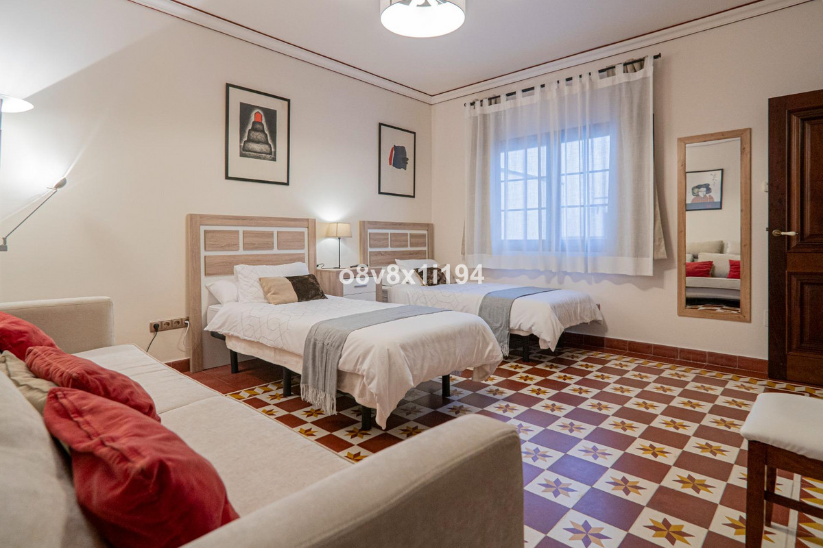 Se vende Villa - Chalet de 5 dormitorios en Costa Del Sol, Málaga, España