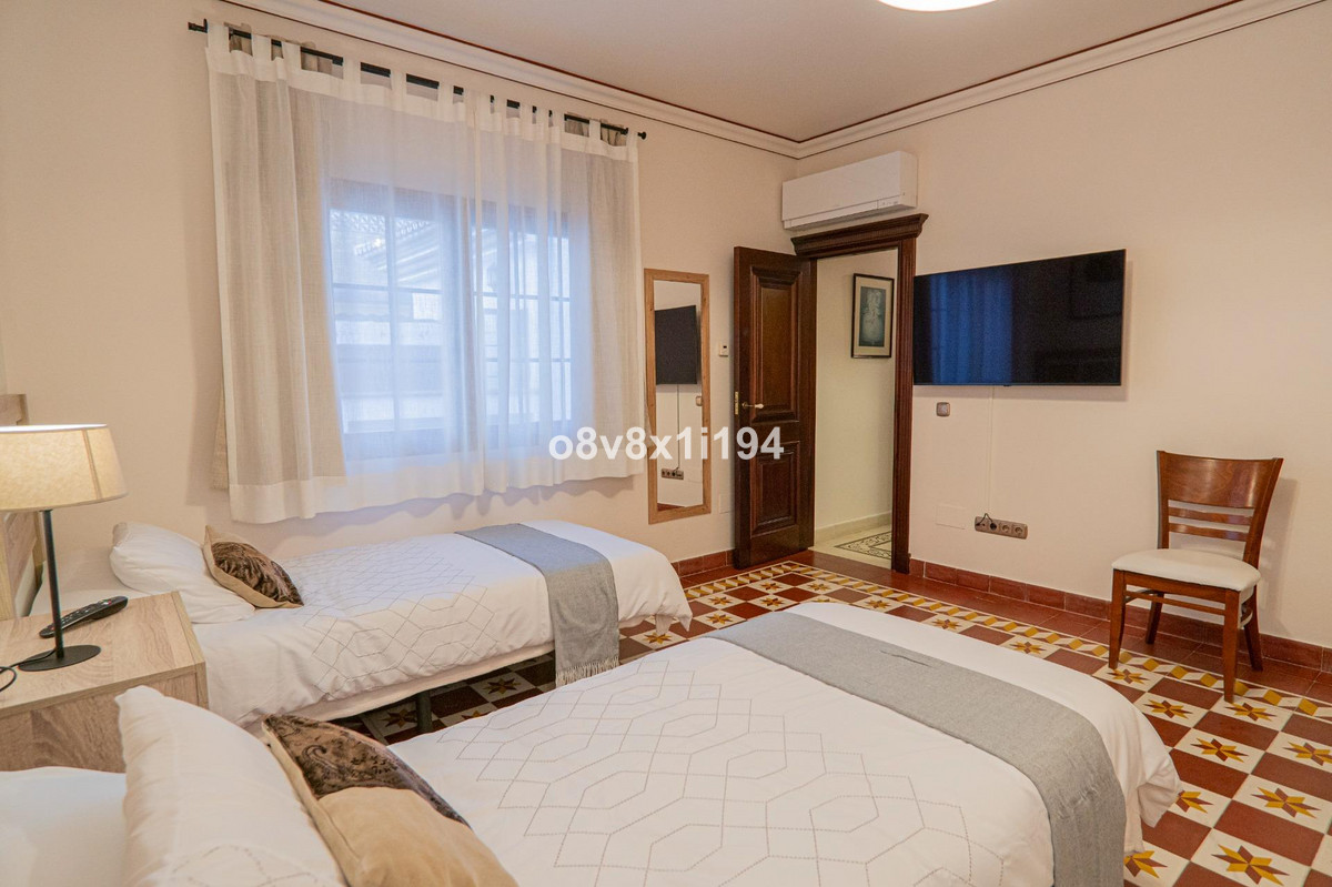 Se vende Villa - Chalet de 5 dormitorios en Costa Del Sol, Málaga, España