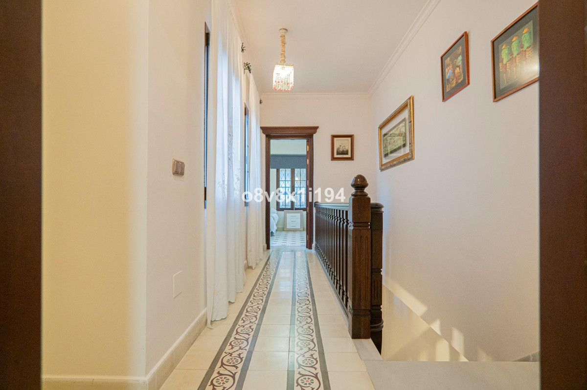 Se vende Villa - Chalet de 5 dormitorios en Costa Del Sol, Málaga, España