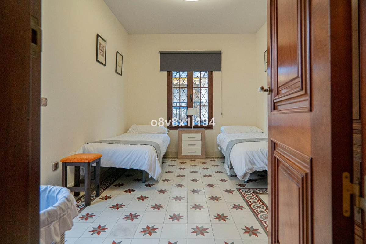 Se vende Villa - Chalet de 5 dormitorios en Costa Del Sol, Málaga, España