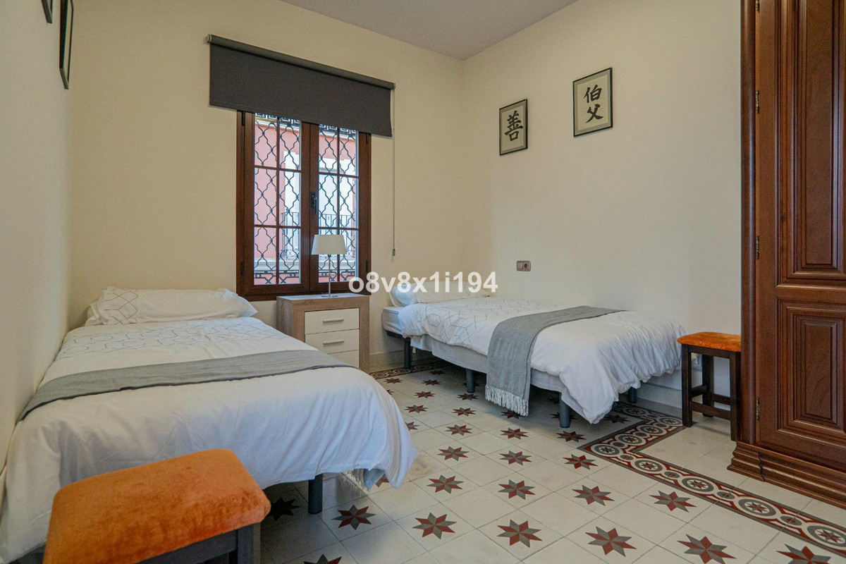 Se vende Villa - Chalet de 5 dormitorios en Costa Del Sol, Málaga, España