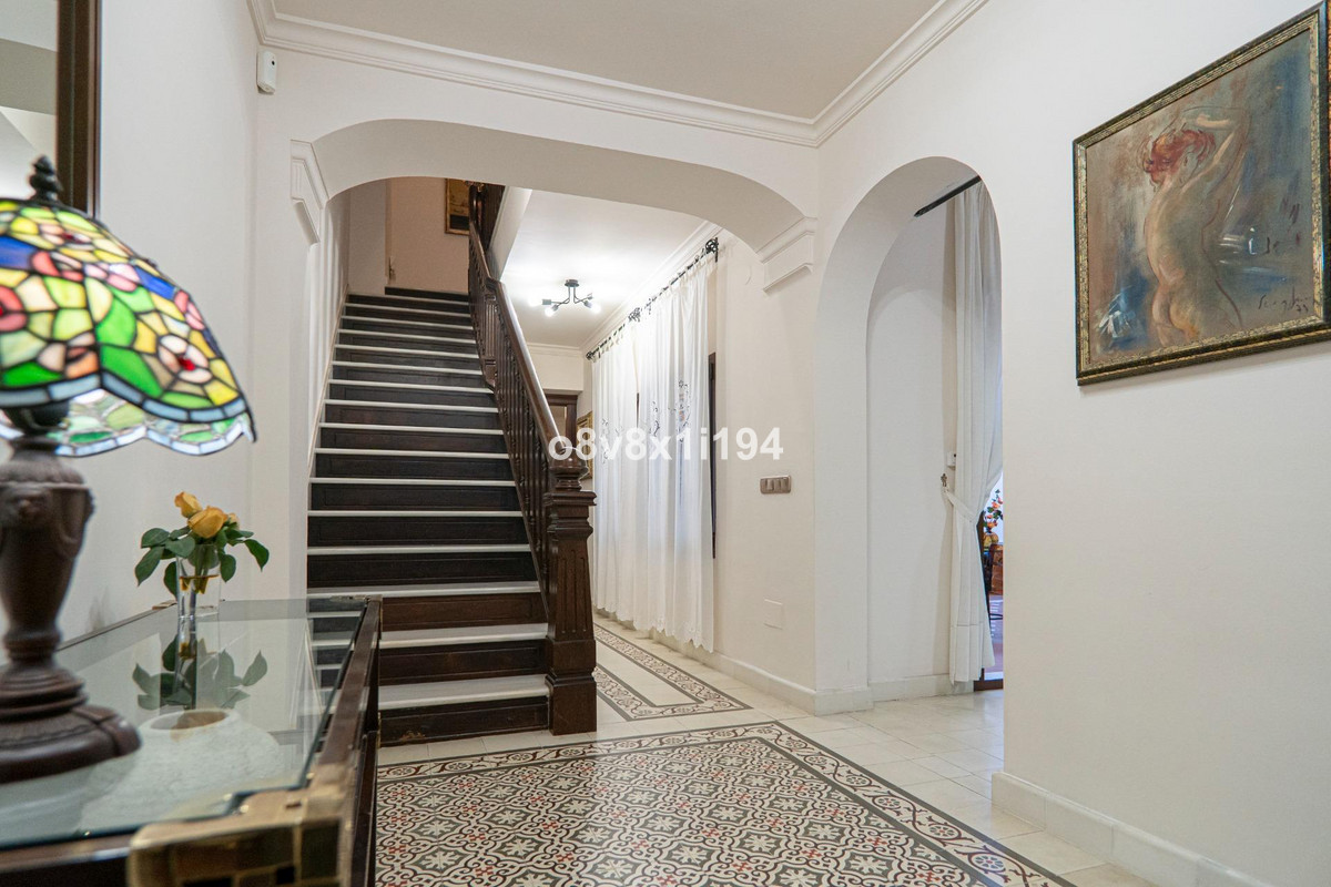 Se vende Villa - Chalet de 5 dormitorios en Costa Del Sol, Málaga, España