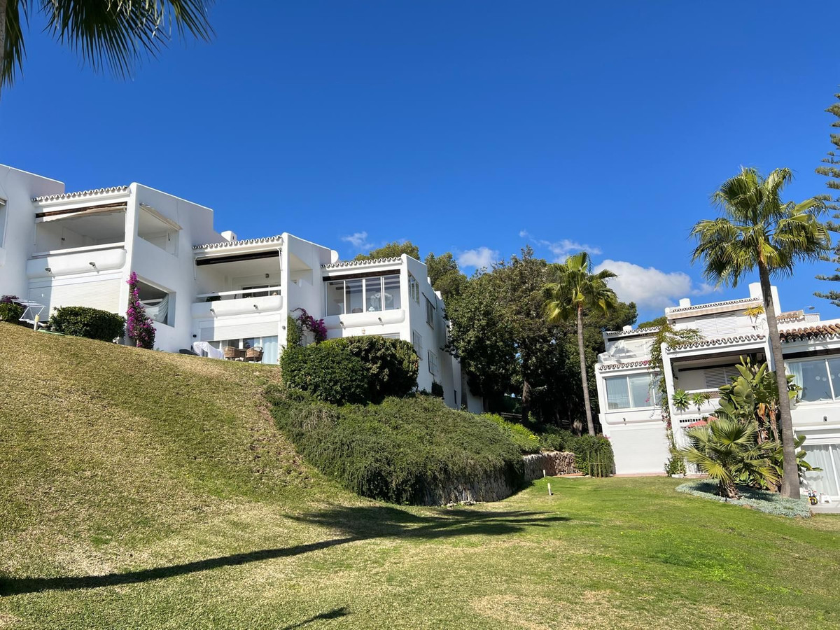 1 Bed Apartment for sale in Aloha Costa Del Sol, Málaga, Spain