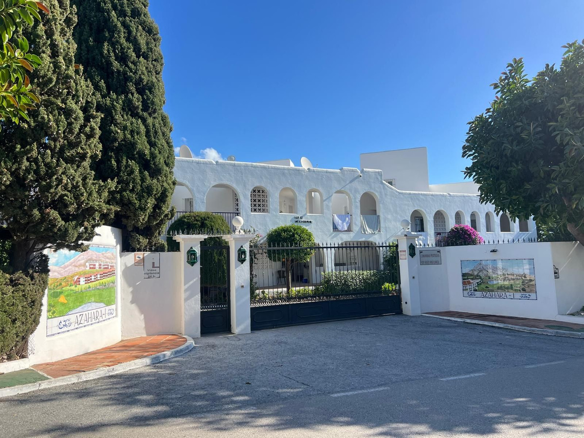 1 Bed Apartment for sale in Aloha Costa Del Sol, Málaga, Spain
