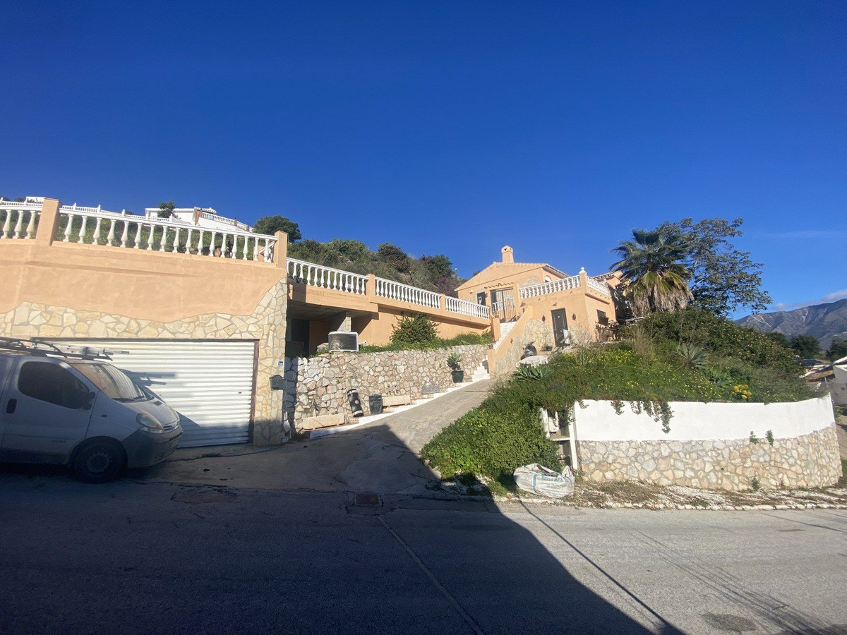 6 Bed Townhouse for sale in Mijas Costa Costa Del Sol, Málaga, Spain