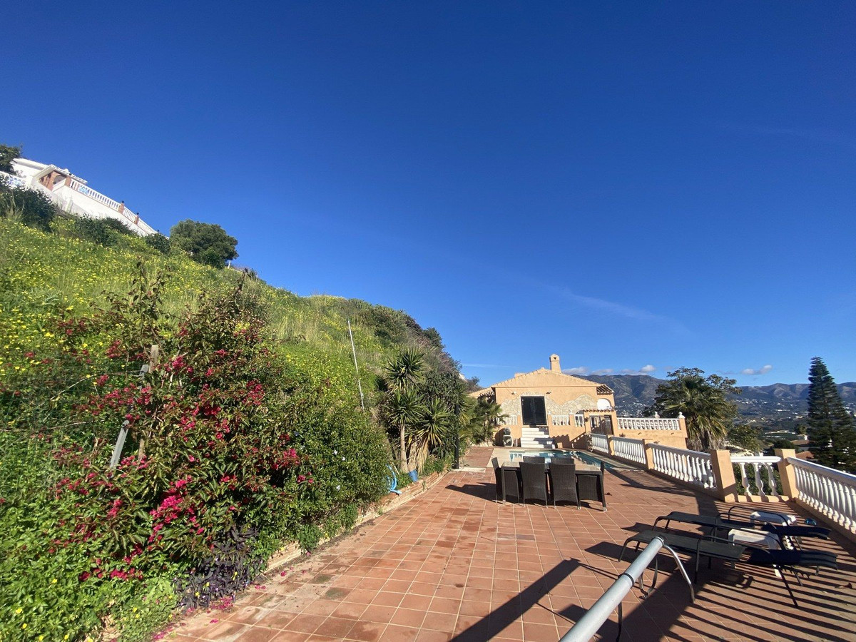 6 Bed Townhouse for sale in Mijas Costa Costa Del Sol, Málaga, Spain
