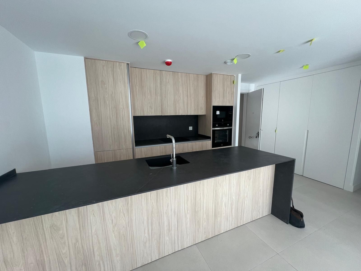 2 Bed Apartment for sale in Fuengirola Costa Del Sol, Málaga, Spain
