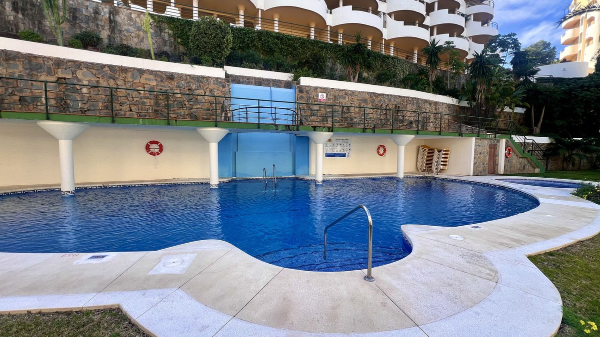 3 Bed Apartment for sale in Nueva Andalucía Costa Del Sol, Málaga, Spain