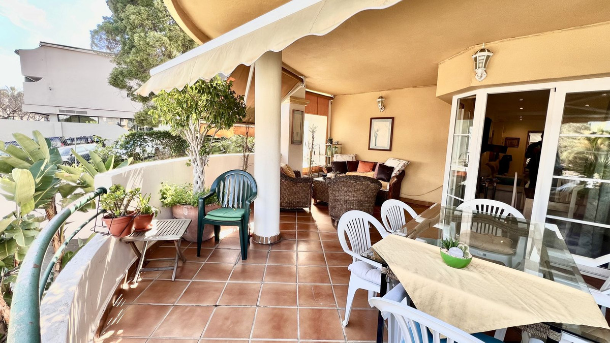 3 Bed Apartment for sale in Nueva Andalucía Costa Del Sol, Málaga, Spain