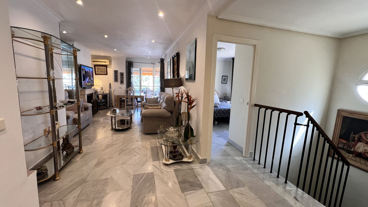 3 Bed Apartment for sale in Nueva Andalucía Costa Del Sol, Málaga, Spain