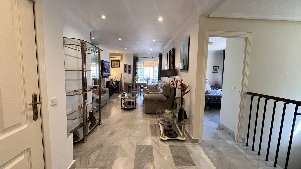 3 Bed Apartment for sale in Nueva Andalucía Costa Del Sol, Málaga, Spain