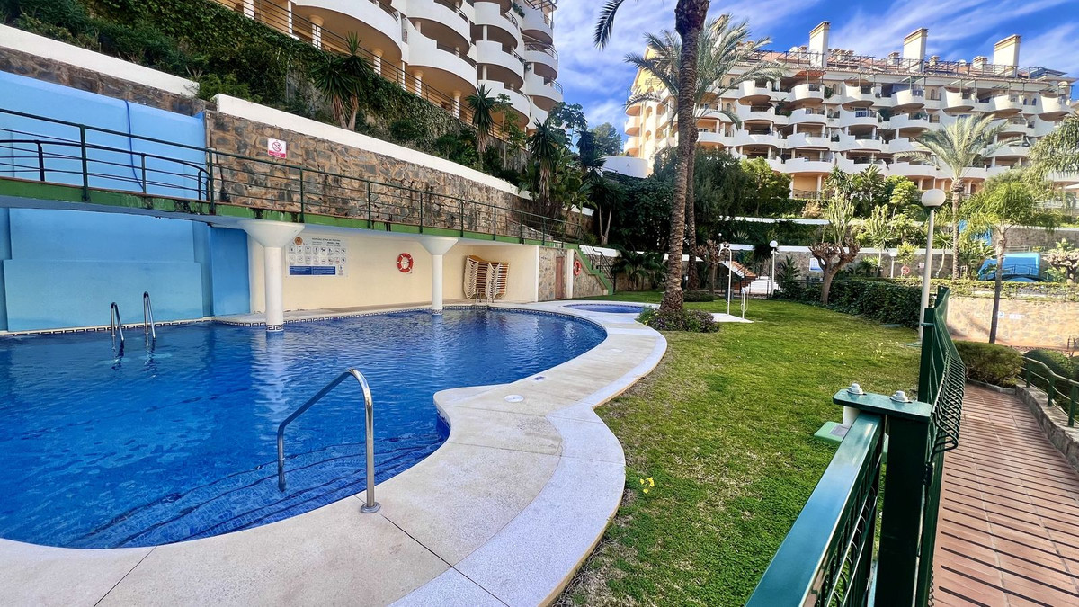 3 Bed Apartment for sale in Nueva Andalucía Costa Del Sol, Málaga, Spain