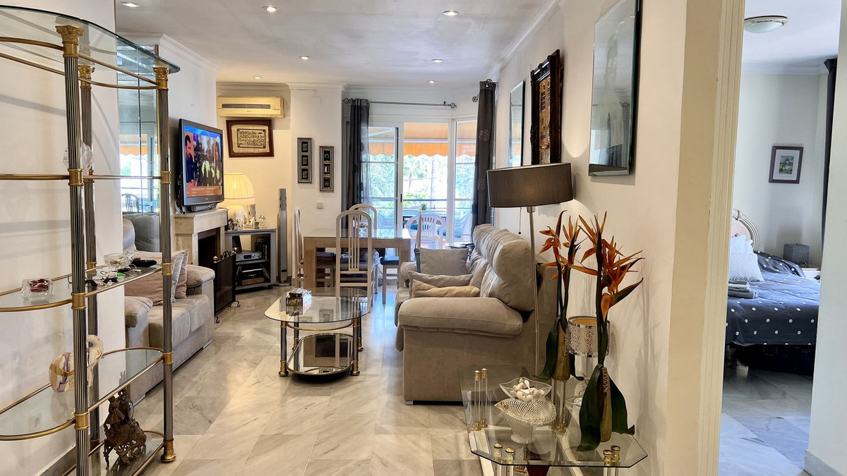 3 Bed Apartment for sale in Nueva Andalucía Costa Del Sol, Málaga, Spain