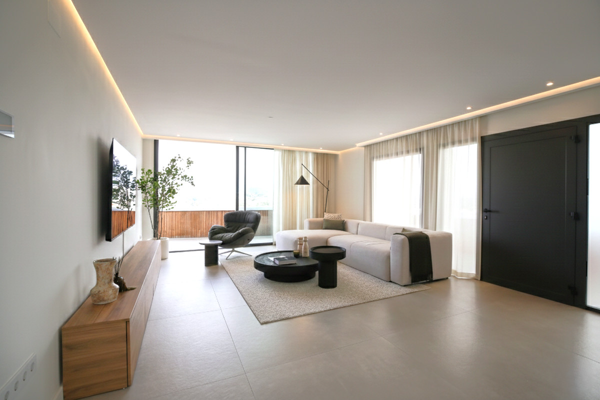 2 Bed Apartment for sale in Nueva Andalucía Costa Del Sol, Málaga, Spain