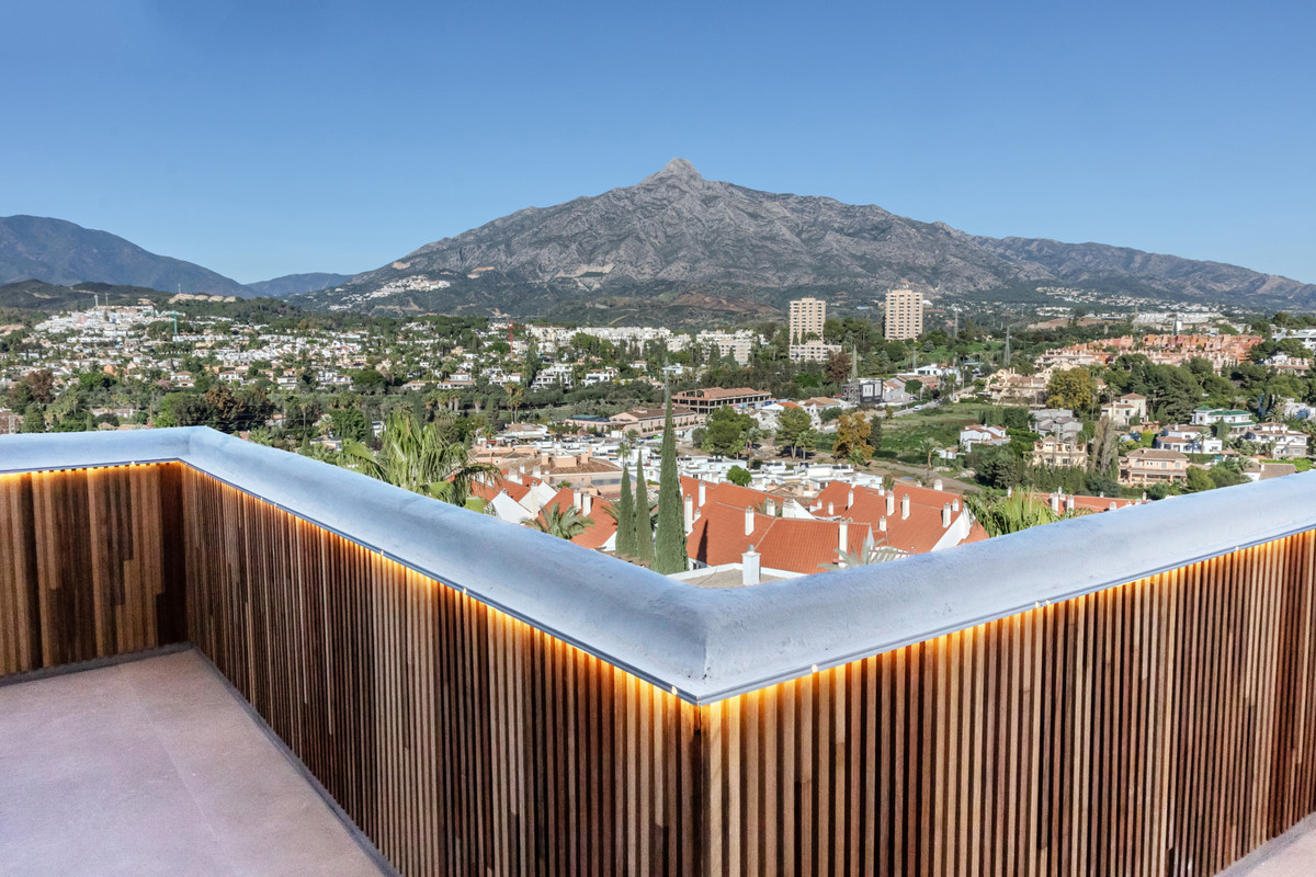 2 Bed Apartment for sale in Nueva Andalucía Costa Del Sol, Málaga, Spain
