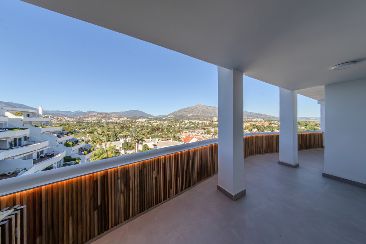 2 Bed Apartment for sale in Nueva Andalucía Costa Del Sol, Málaga, Spain