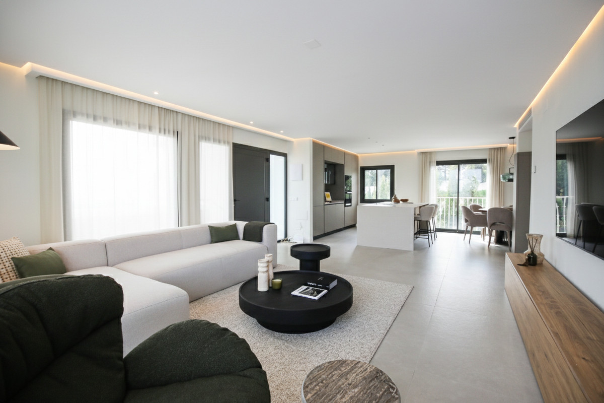 2 Bed Apartment for sale in Nueva Andalucía Costa Del Sol, Málaga, Spain