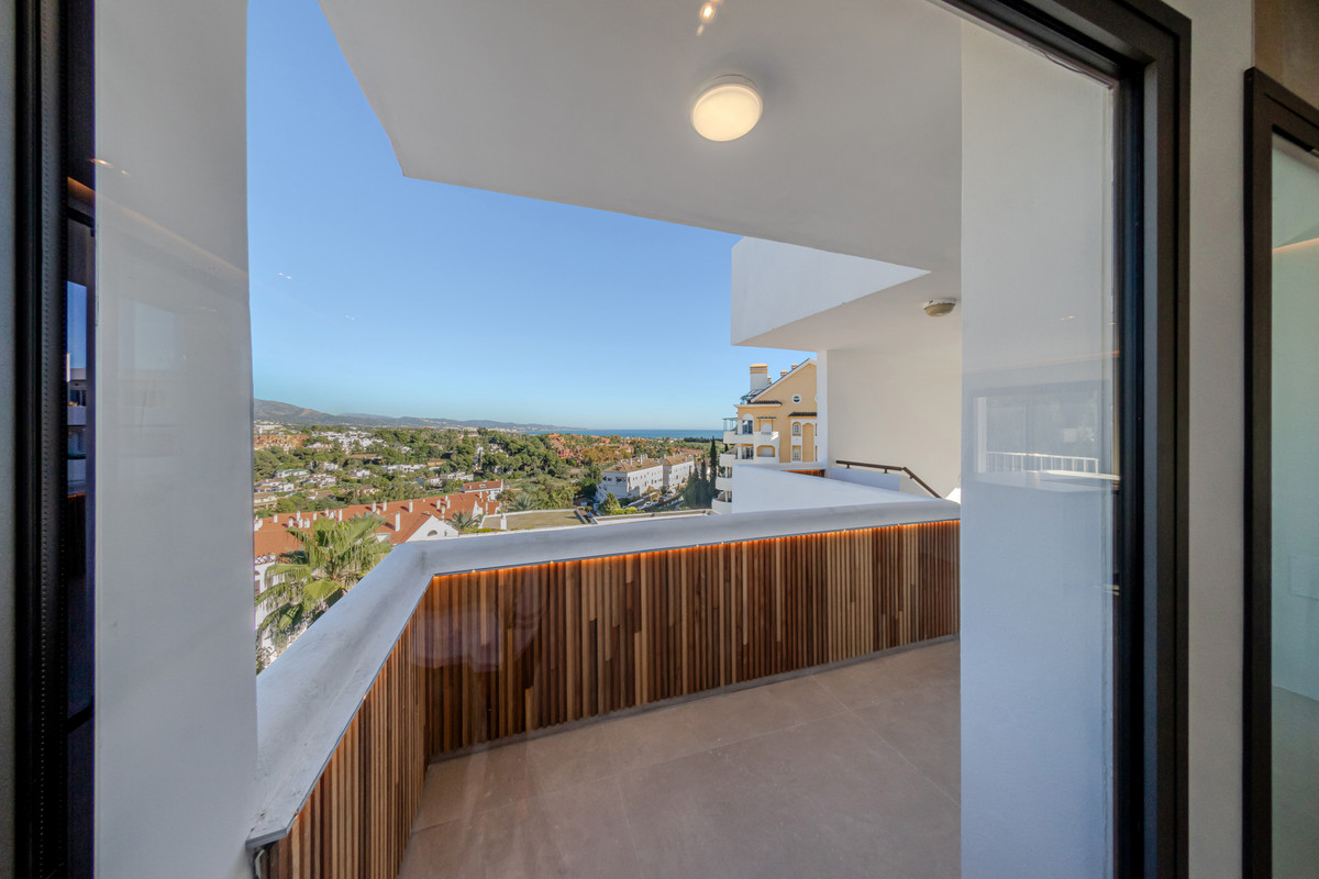 2 Bed Apartment for sale in Nueva Andalucía Costa Del Sol, Málaga, Spain