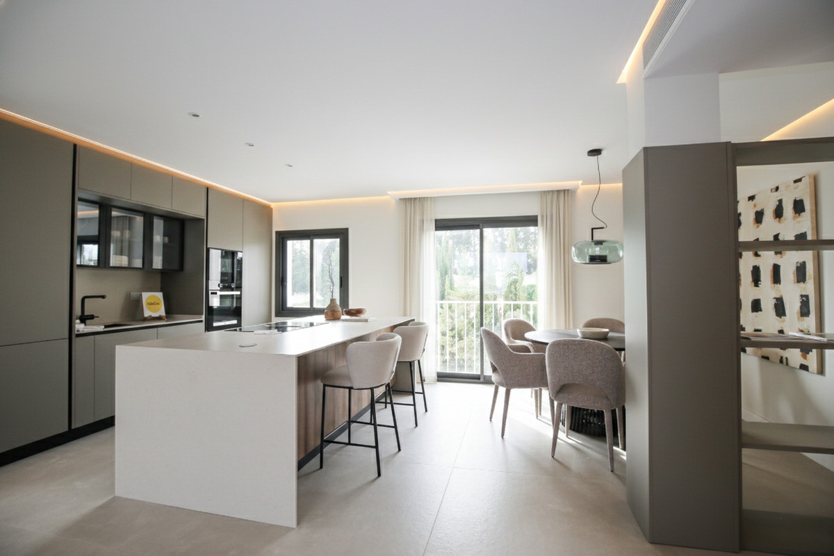 2 Bed Apartment for sale in Nueva Andalucía Costa Del Sol, Málaga, Spain