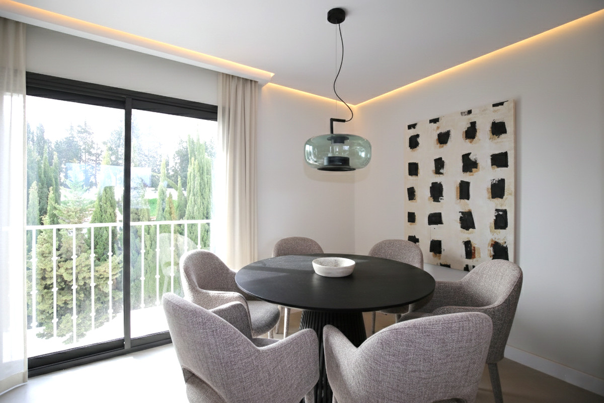 2 Bed Apartment for sale in Nueva Andalucía Costa Del Sol, Málaga, Spain