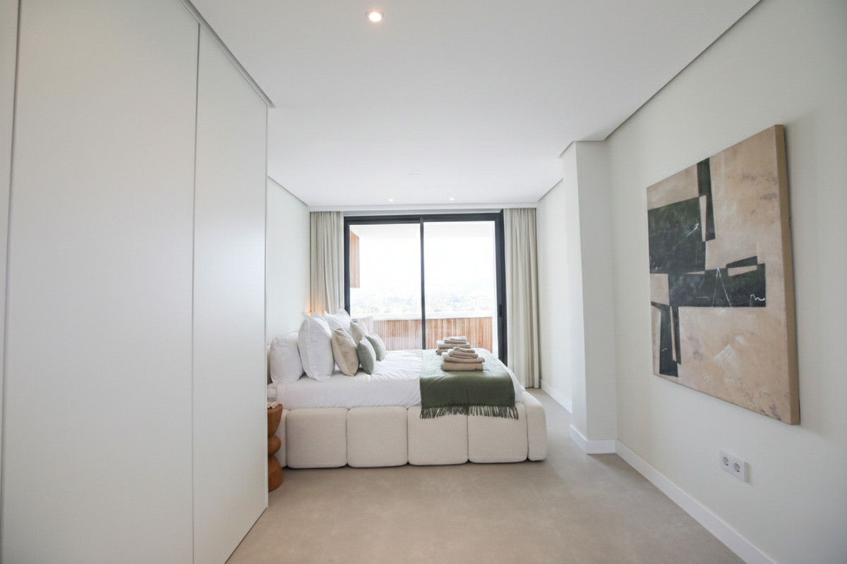 2 Bed Apartment for sale in Nueva Andalucía Costa Del Sol, Málaga, Spain