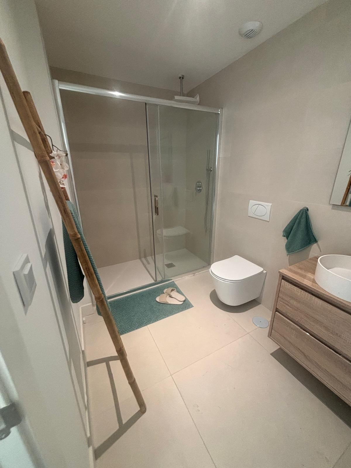 2 Bed Apartment for sale in Fuengirola Costa Del Sol, Málaga, Spain