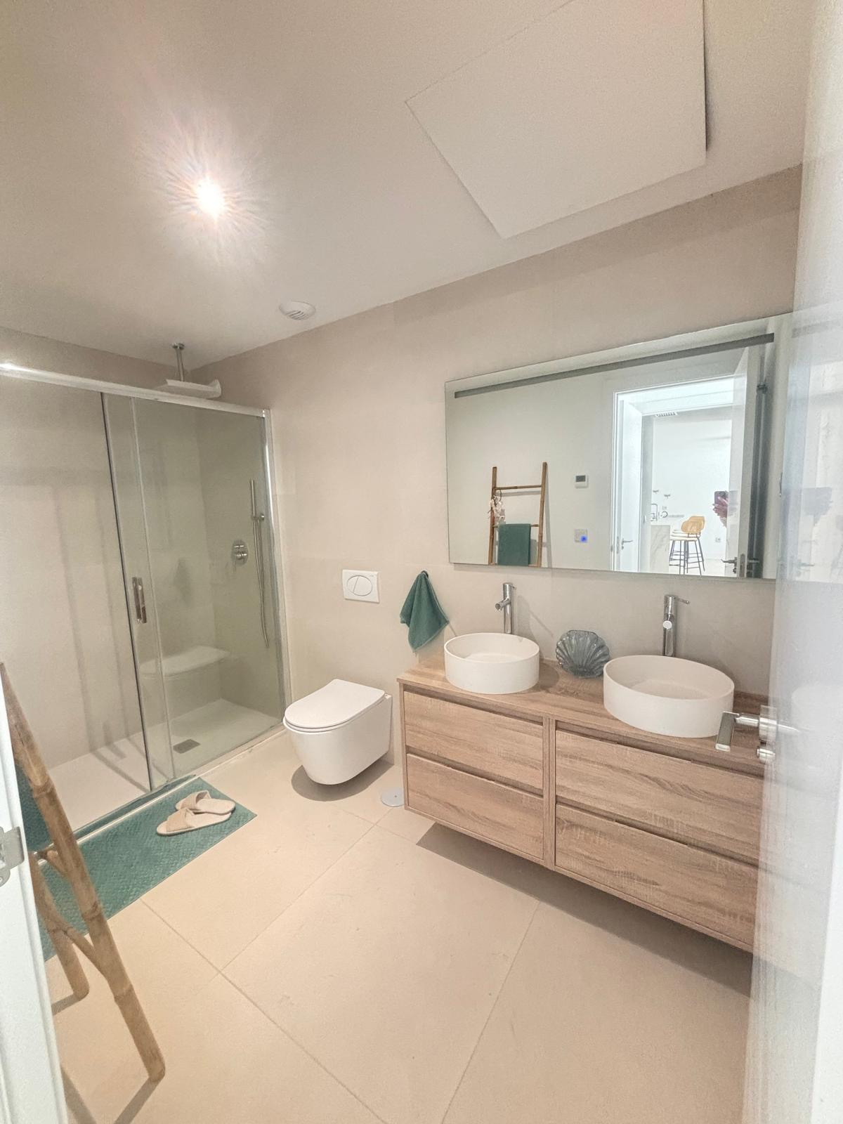 2 Bed Apartment for sale in Fuengirola Costa Del Sol, Málaga, Spain