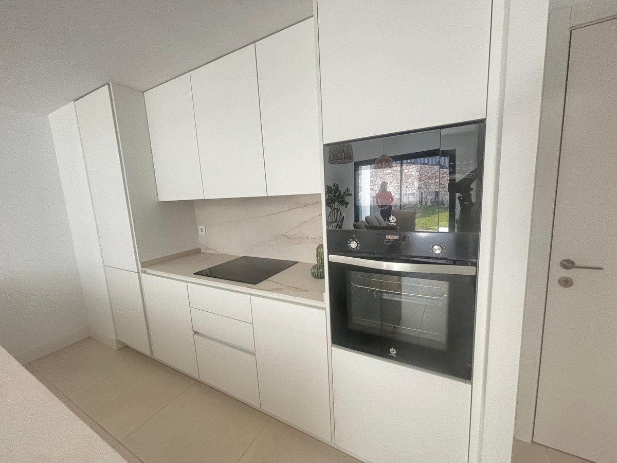 2 Bed Apartment for sale in Fuengirola Costa Del Sol, Málaga, Spain