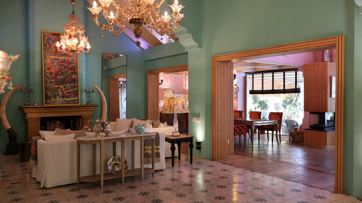 Se vende Villa - Chalet de 5 dormitorios en Costa Del Sol, Málaga, España