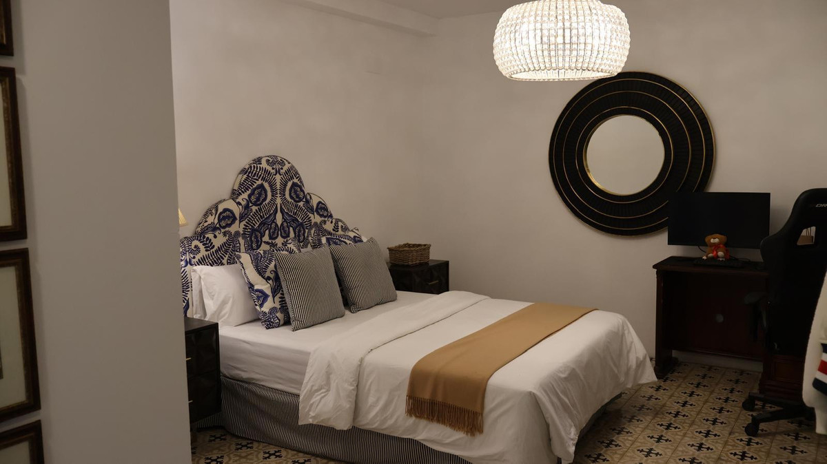 Se vende Villa - Chalet de 5 dormitorios en Costa Del Sol, Málaga, España