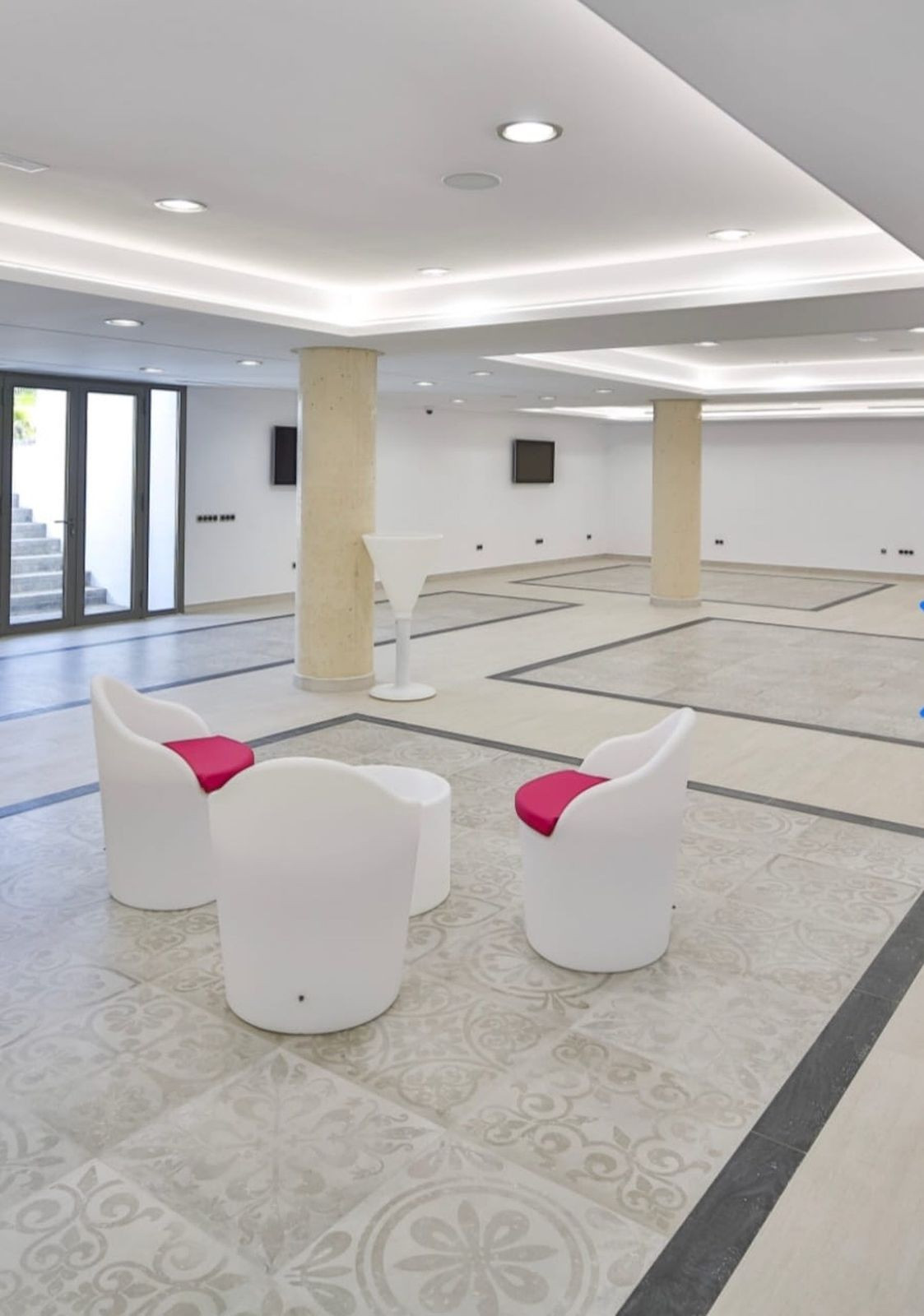 Se vende Villa - Chalet de 18 dormitorios en Costa Del Sol, Cadiz, España
