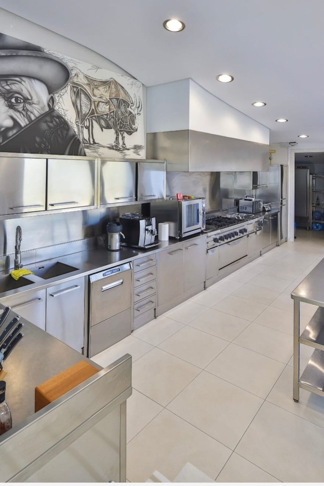 Se vende Villa - Chalet de 18 dormitorios en Costa Del Sol, Cadiz, España