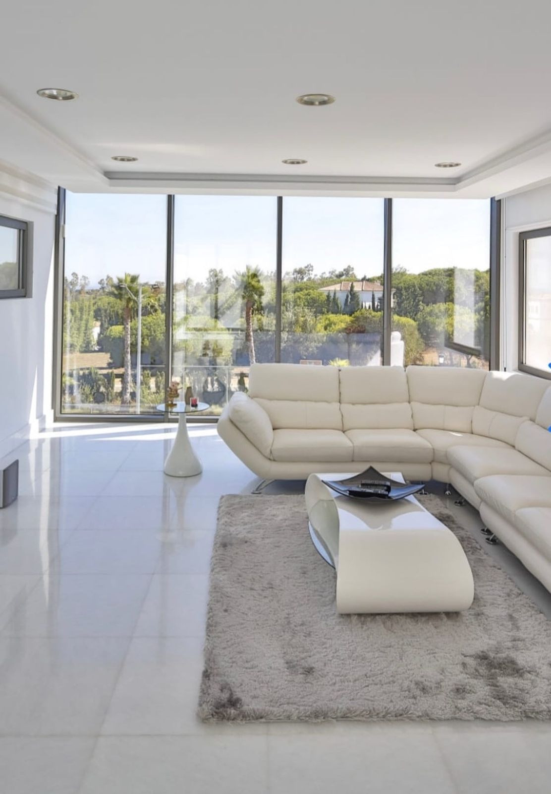 Se vende Villa - Chalet de 18 dormitorios en Costa Del Sol, Cadiz, España