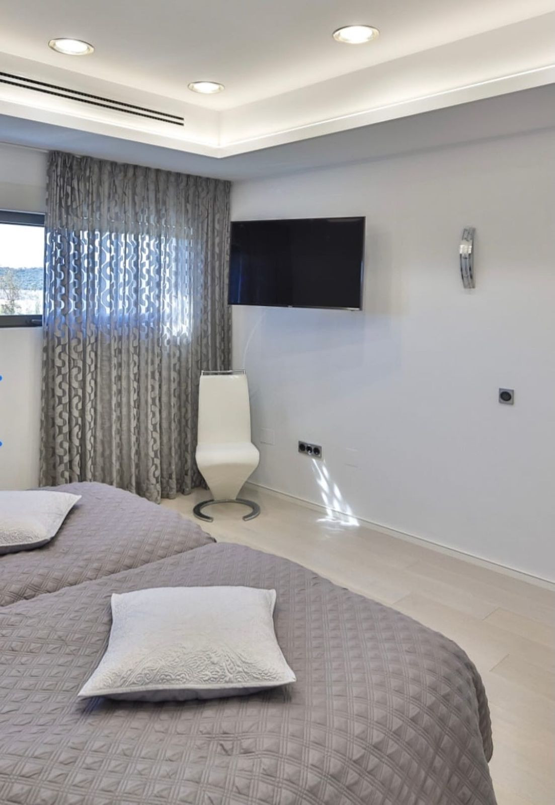 Se vende Villa - Chalet de 18 dormitorios en Costa Del Sol, Cadiz, España