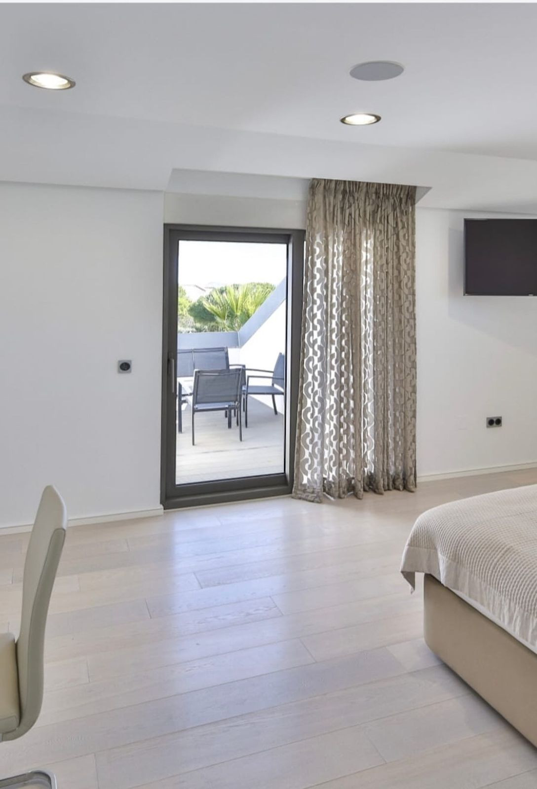 Se vende Villa - Chalet de 18 dormitorios en Costa Del Sol, Cadiz, España