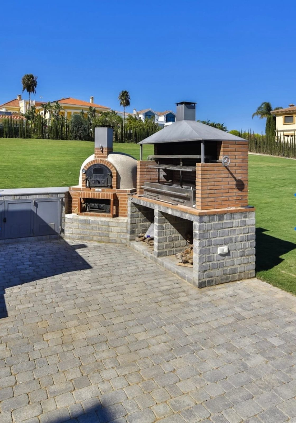 Se vende Villa - Chalet de 18 dormitorios en Costa Del Sol, Cadiz, España