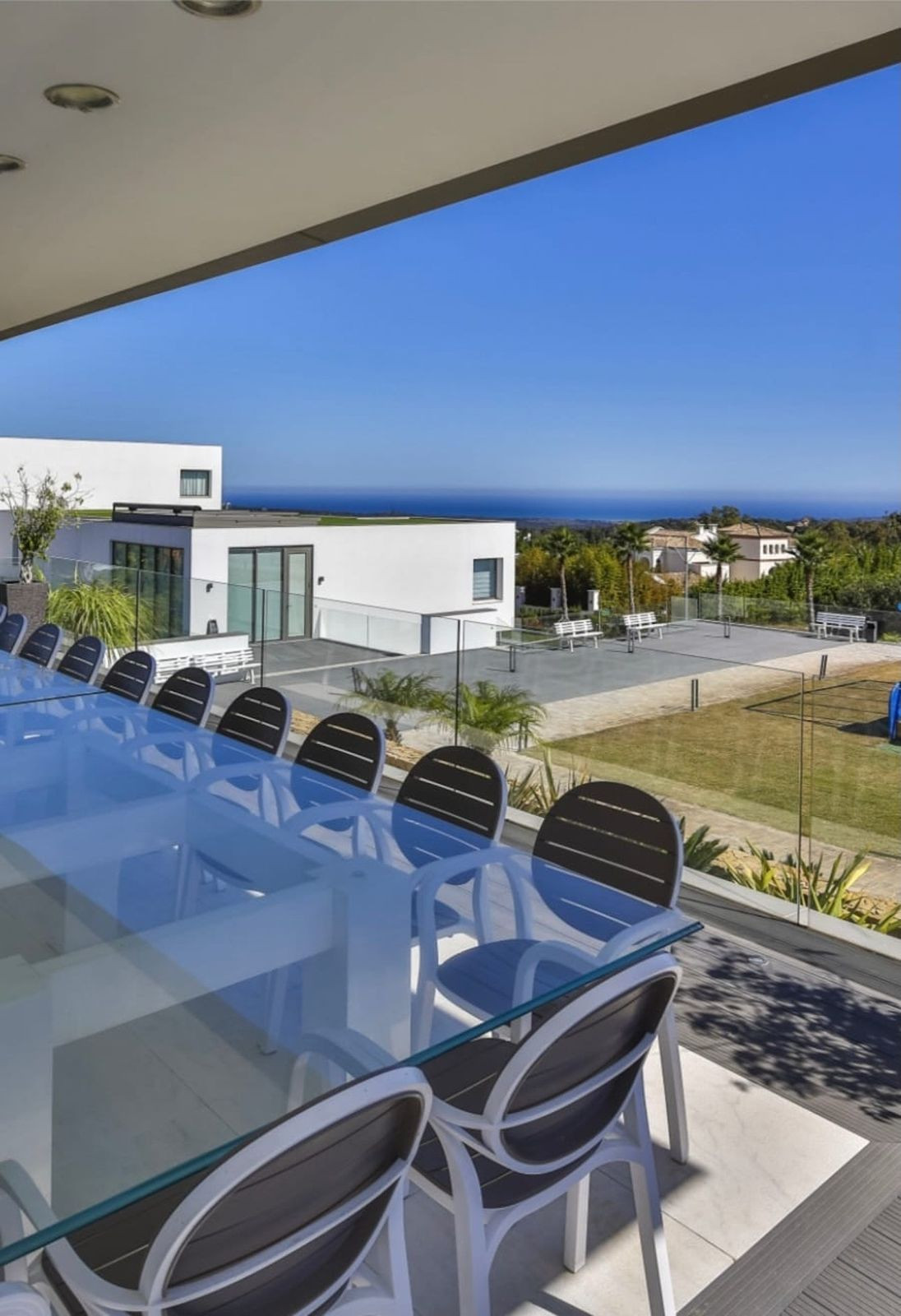 Se vende Villa - Chalet de 18 dormitorios en Costa Del Sol, Cadiz, España