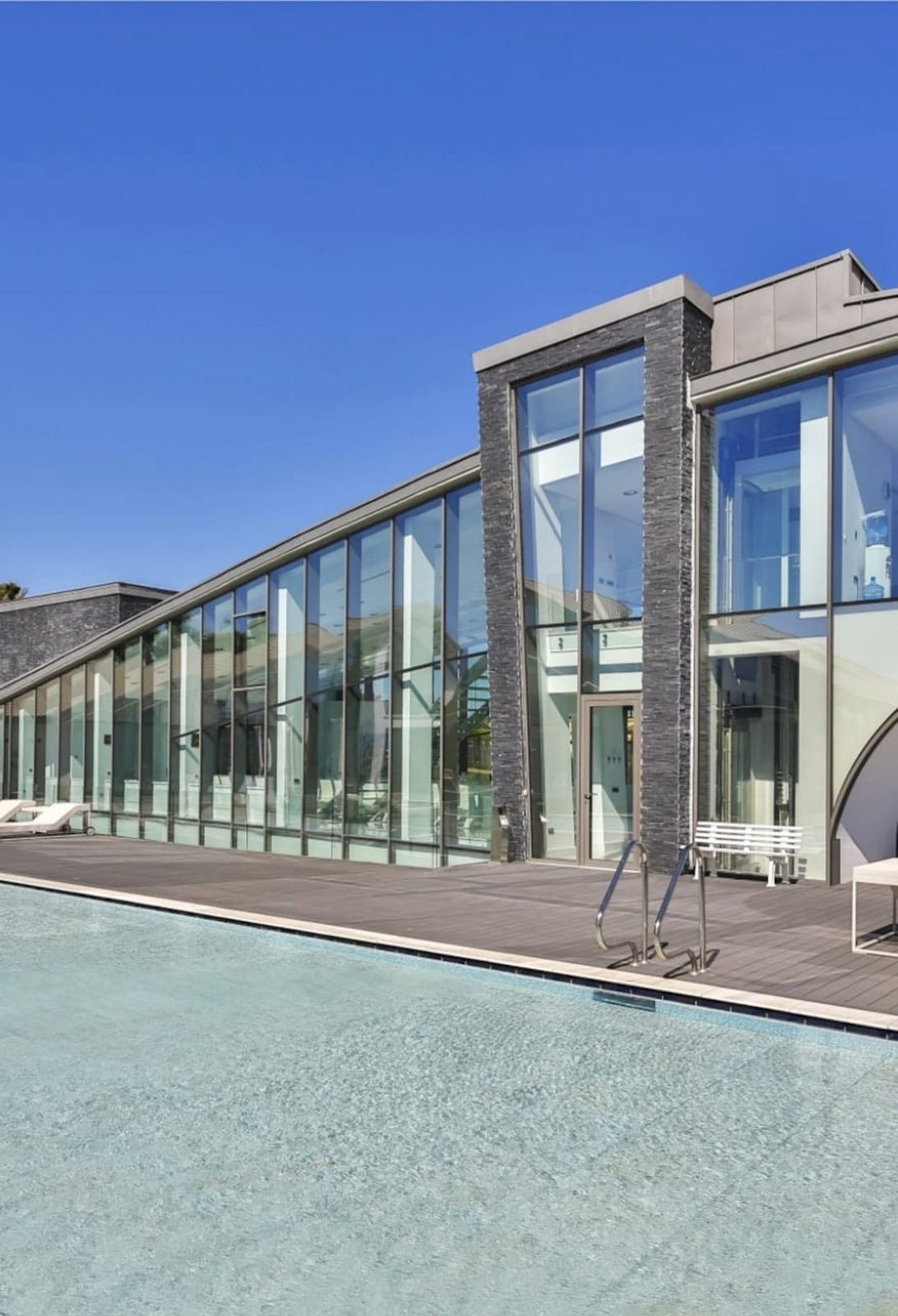 Se vende Villa - Chalet de 18 dormitorios en Costa Del Sol, Cadiz, España