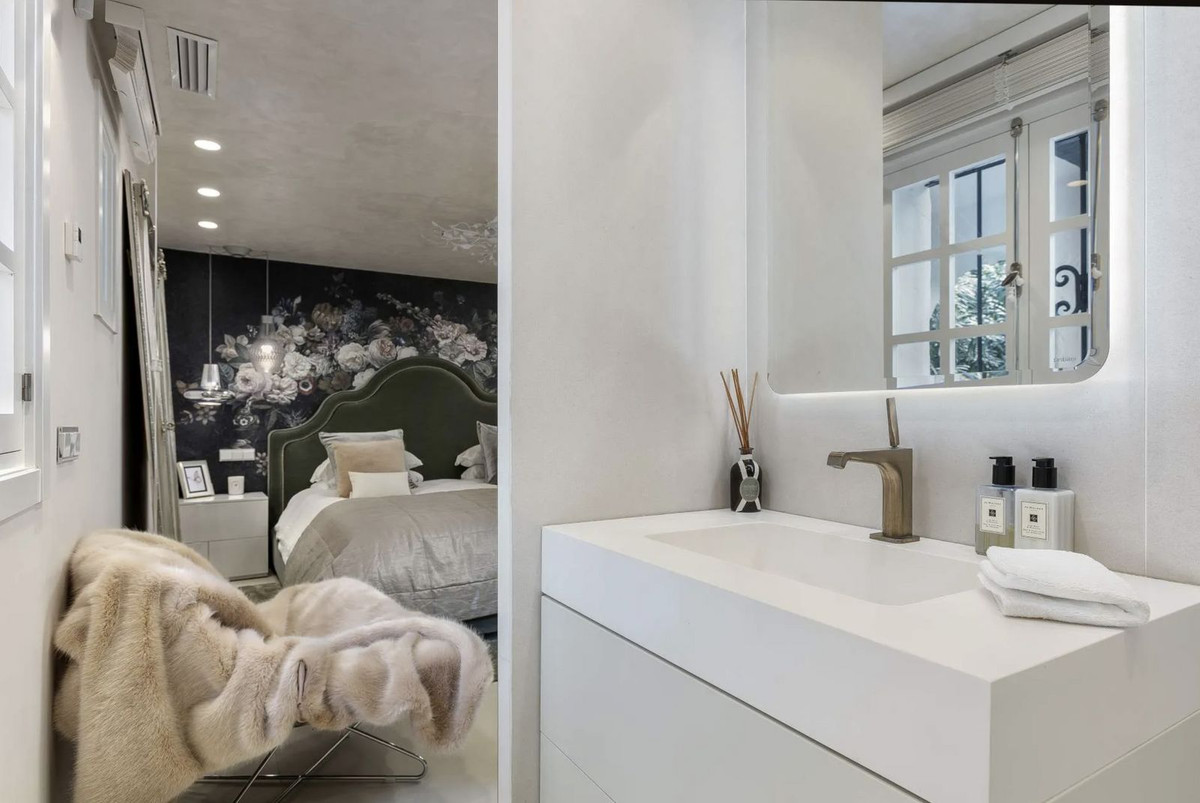 2 Bed Apartment for sale in Marbella Costa Del Sol, Málaga, Spain