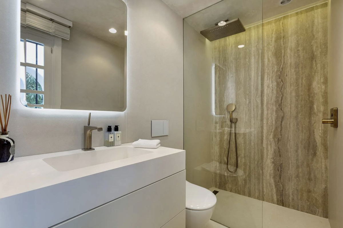 2 Bed Apartment for sale in Marbella Costa Del Sol, Málaga, Spain