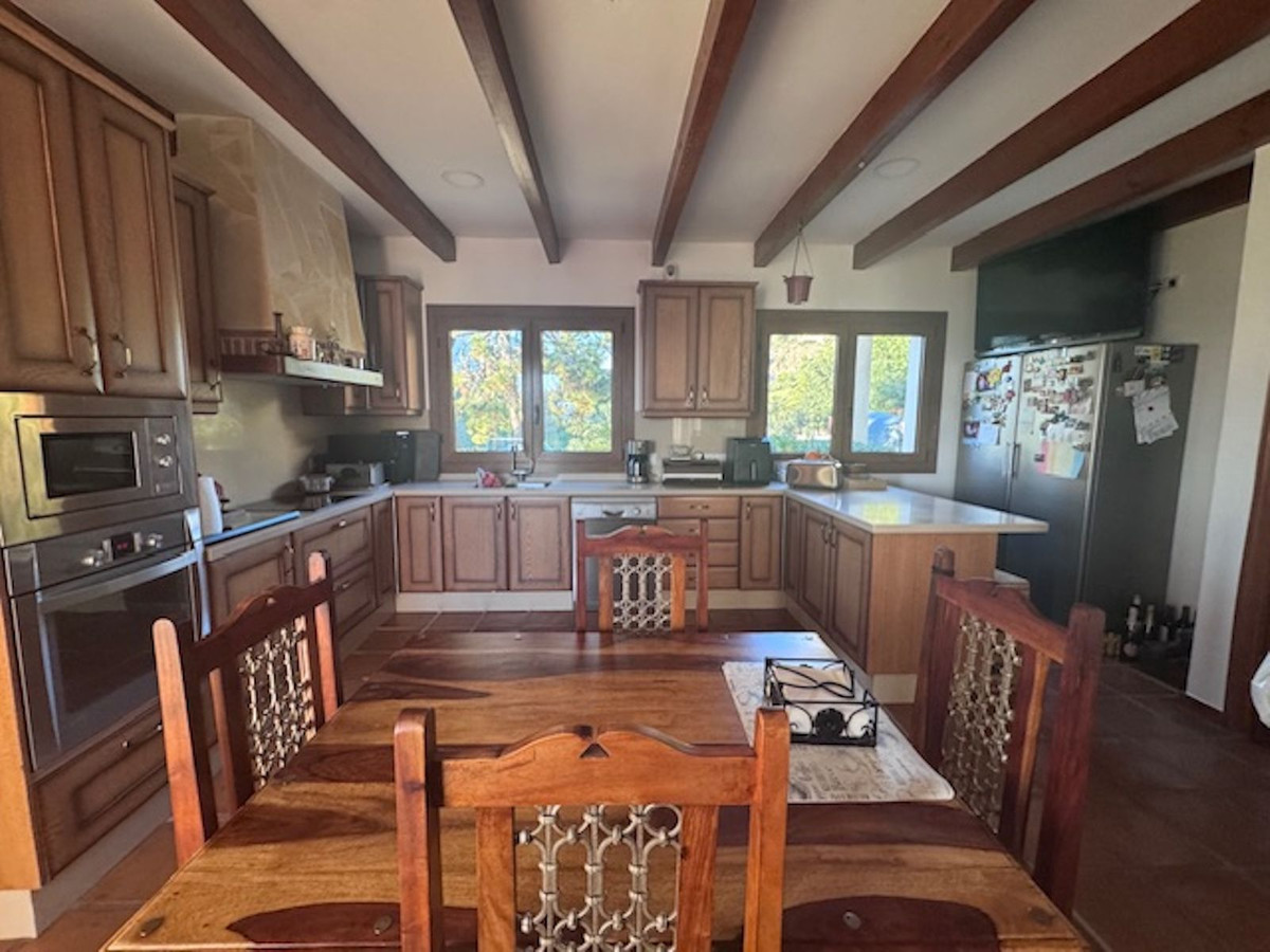Se vende Villa - Chalet de 4 dormitorios en Costa Del Sol, Málaga, España