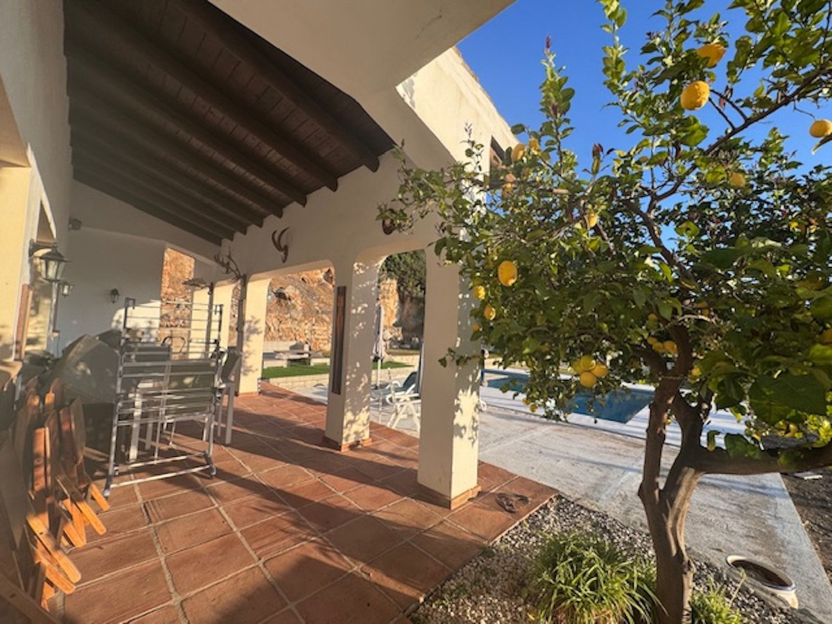 Se vende Villa - Chalet de 4 dormitorios en Costa Del Sol, Málaga, España